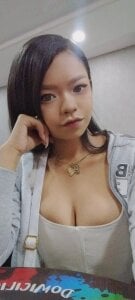 Lili_16 Public Pic 6