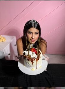 Aby_Ross Public Pic 2