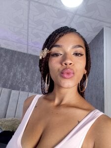 NayaScarlet horny зображення 3