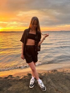 ChelseaCutsforthPublic图片 2