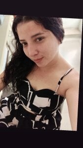 Zoe_Cuttee Public Pic 3