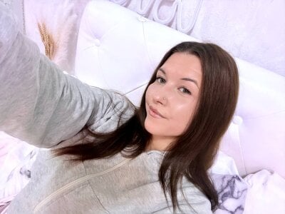 KeeleyBaker Public Pic 9