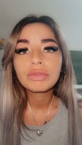 UKBlondeTemptress Public Pic 7