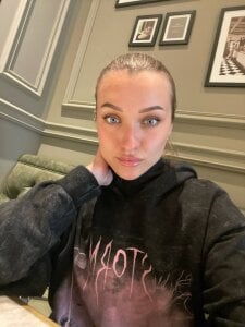 EmmySkyy Public Photo 5