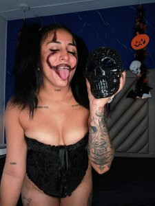 Ibbie_drastic “Don't be afraid... my spells will only make you lose control.”👻🎃 Pic 5