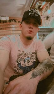 yfghjr's XXX Nude Photo 2