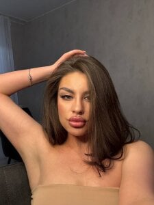 KristyDolly Public Pic 6