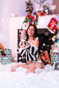 Evabellee Christmas 2025 🎄 Pic