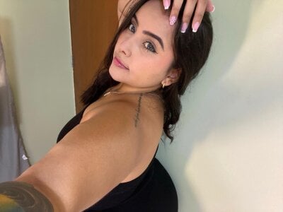 Hey Im Tina de tinacurv1  3 photos