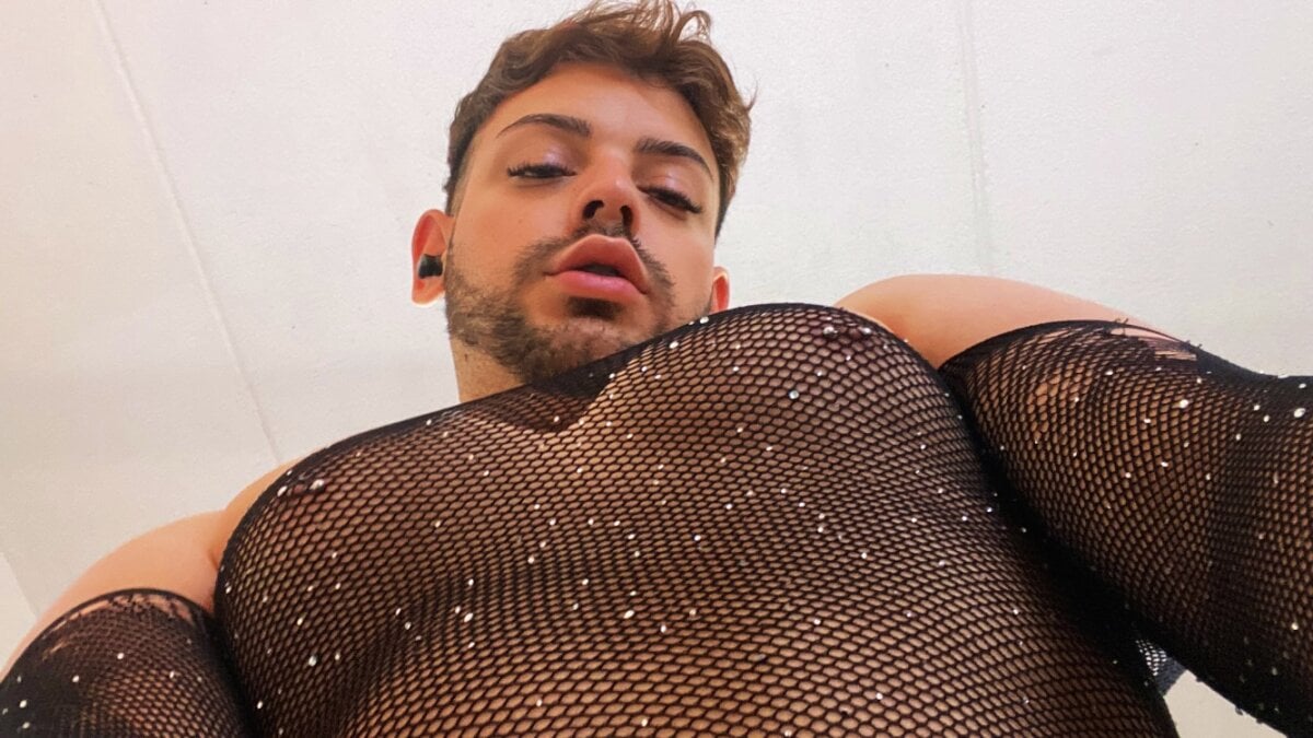 Logan_cocky Trending Pic 7977