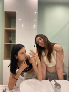 TayteEnderby kiss Pic 2