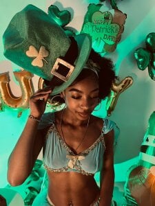 emmaalennox Happy saint patrick 🍀💚 Pic 4