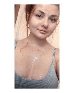 Eva_Shameless