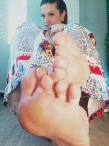 Skylar__Desire LOOK THOSE FEET Pic 3