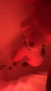 inkedangelbabyxo Just a peak ❤️‍🔥 Foto