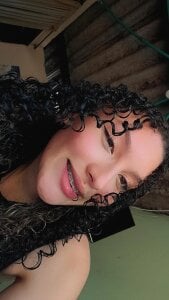 Ashlie-Myers: Public ( 2 фото)