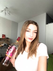 AveryBerksonのI drink a littleの枚の写真