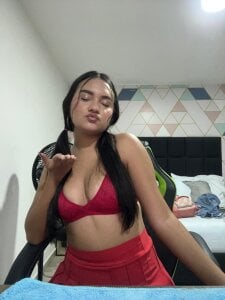 mara08_ Public Pic 2