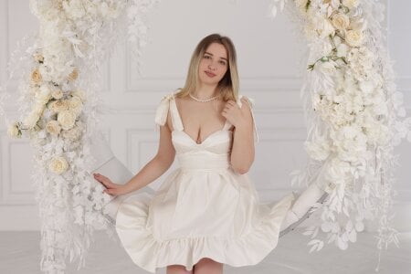 HazelWhityy angel Pic 2