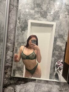 lallyblush so hot🥵 Gambar