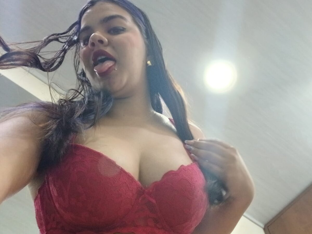 IrisDavis_ Trending Pic 721