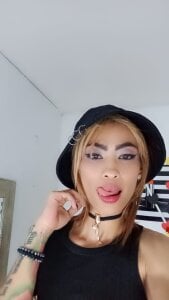 Public de kaylani_lee_  2 photos