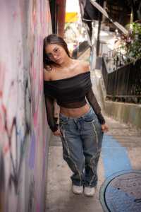 miyu_lu Between graffiti and neon lights... here I am 💚 Immagine  6