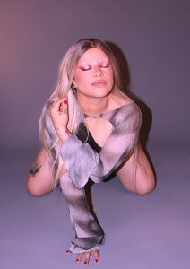 Alaska_deluxe On the floor Immagine  5