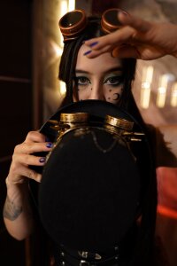 Charlotte_Germanotta_ Where steam awakens fantasies. Foto