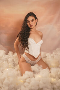 PaulinaSaint only yours 🤍  3. fénykép