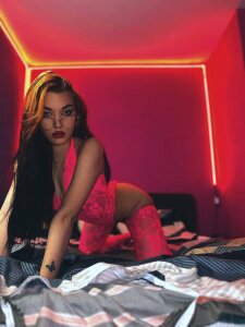 hot de leeahnoirr  photos