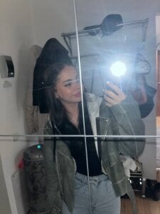 Anna_ange1 This is where I show off😝 Pic 3