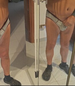 jhonschen's Si guarda allo specchio.... Sex Photo 7