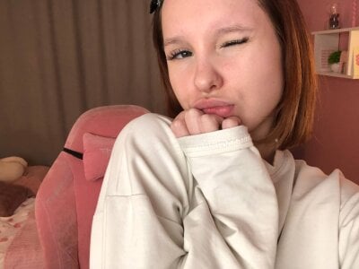 Haya_Harareet Public Pic 2