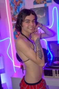 Nicky_carterr_ Public Pic 2