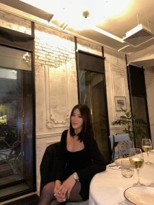 jane_sui In a restaurant | レストランの中 Pic