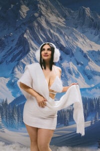 AdrianaTorres Snowy Temptation❄️ Pic