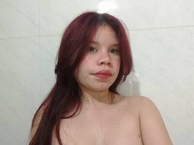 Redheadqueen Public Pic 3