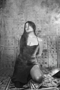 Eimyaniston_cute BLACK AND WHITE 🍷🌹 Bilde 3