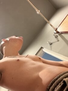 Cristian_Delgado Before showeR Pic 2