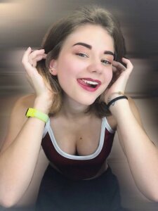 Join LauraLillian Live Sex Chat - Profiles, Reviews, & Porn