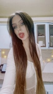 EllieRough Public Pic 3