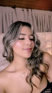 Tiana_saenz Between lights and shadows, I found my best version💖 Pic 3