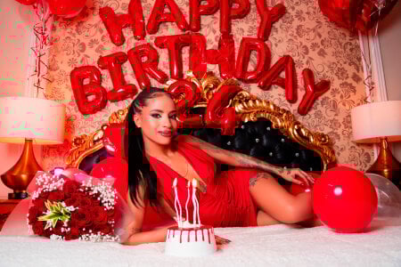 AnahisBennett Birthday Queen 👑🎂 Foto 2