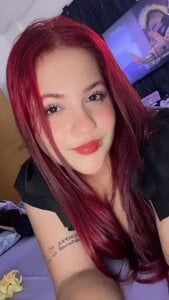 Missy_22_ Public Pic 9