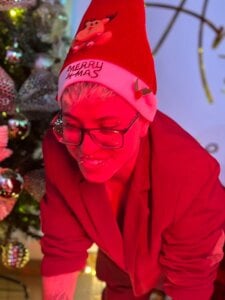 ArielFoster Christmas Pic 8