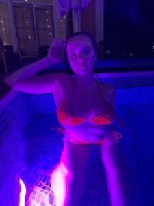 jenny__sinclair Am I good swimmer? slika 2