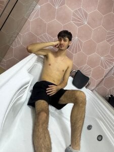 Emir_Ozan_ Jacuzzi Time Foto 9