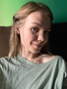 Mary_Elfie Public Pic 4