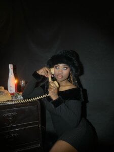 nikkystorm1_ Call me in this new year !! Pic